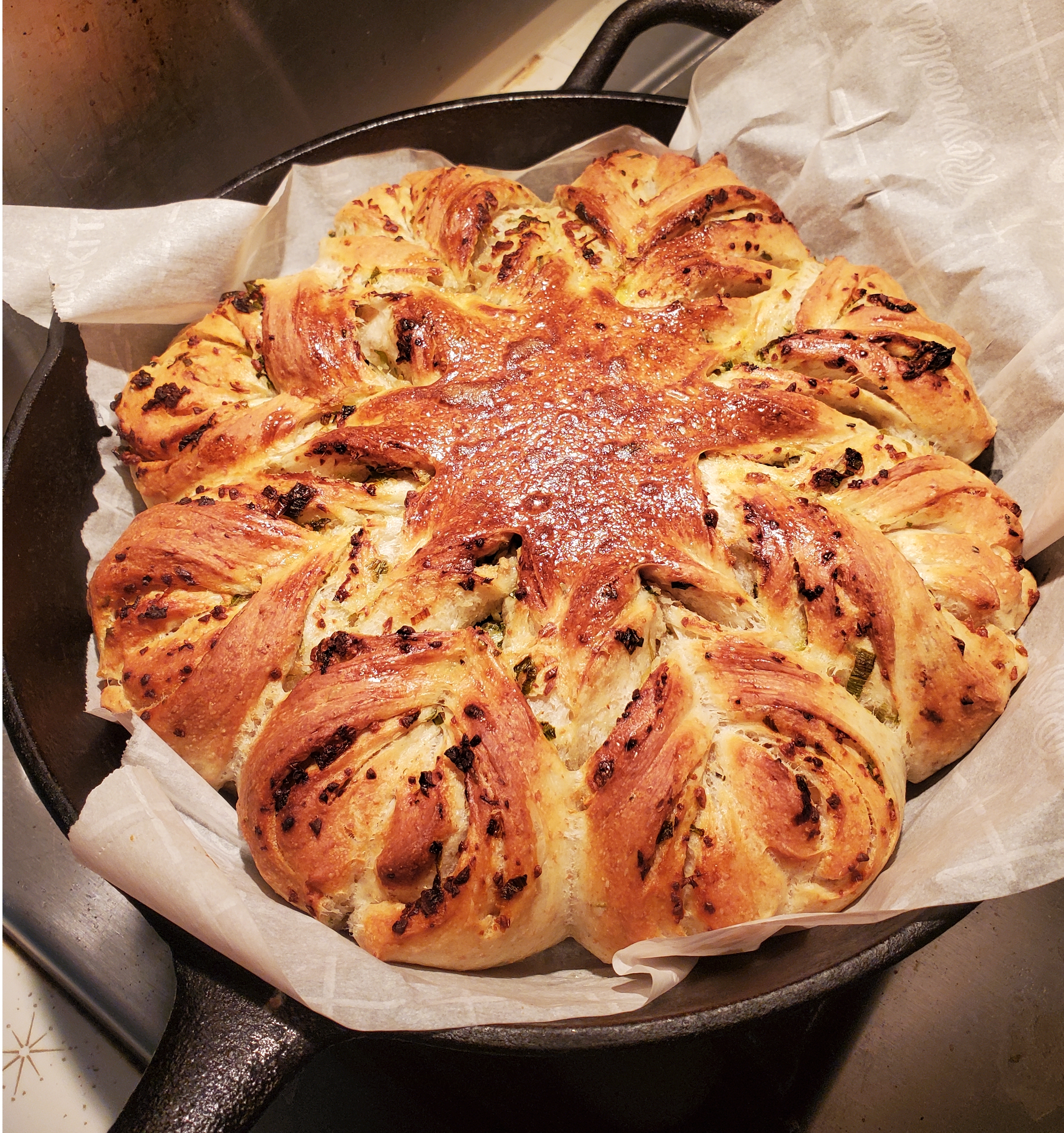 Cast Iron Star Garlic Bread